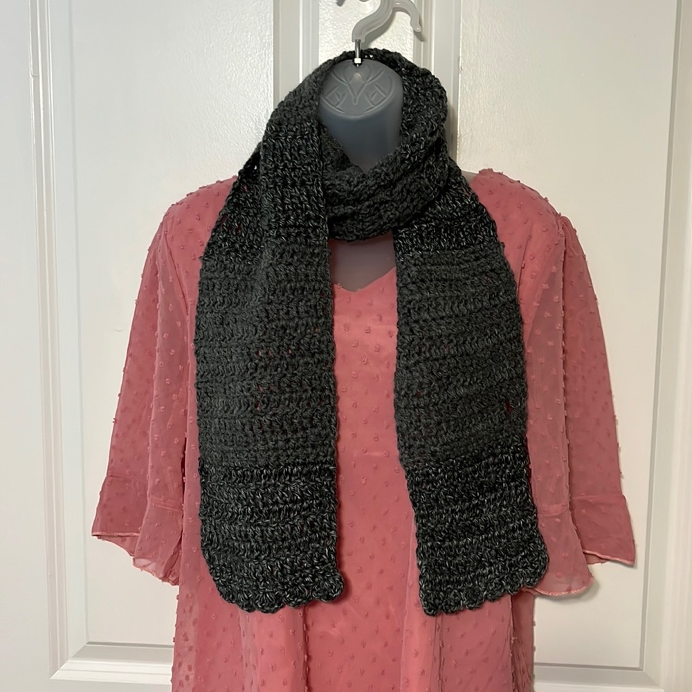 2 for $25 🧡🆕 Hand-crocheted grey scarf with scalloped edge